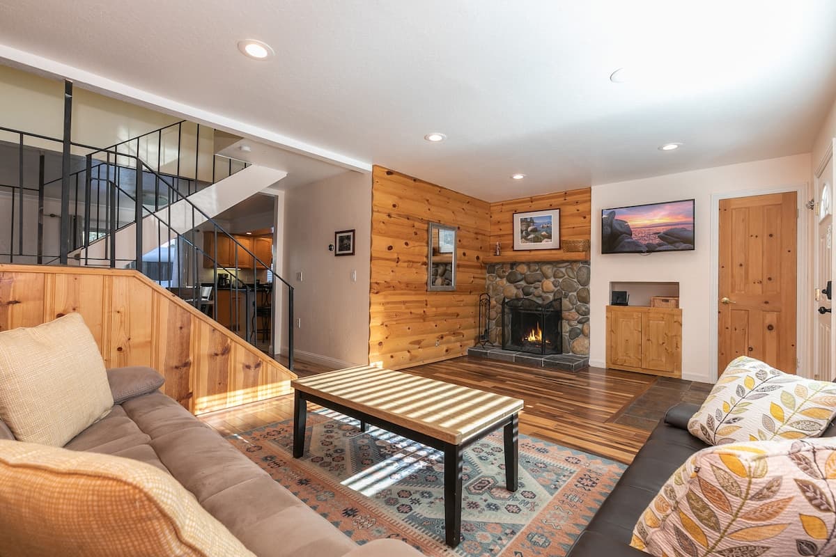 Minimal Townhouse, Half-Mile to Bristlecone Beach - Photo 4