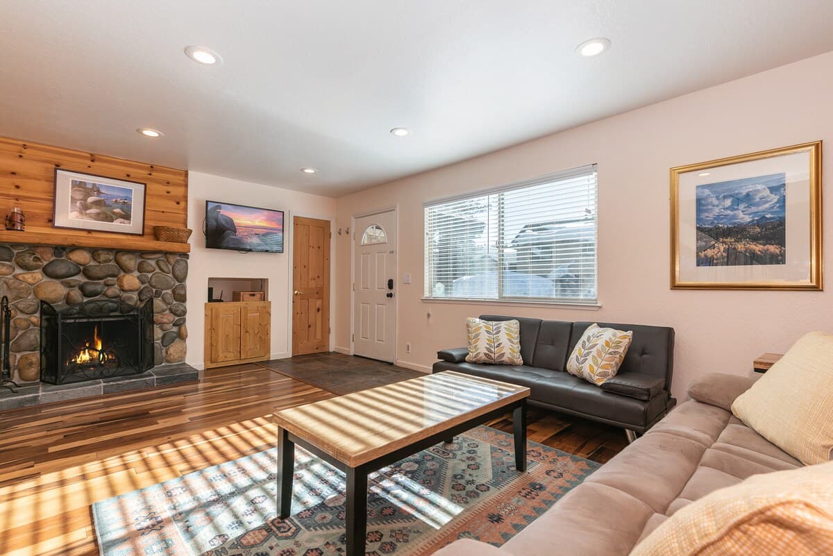 Minimal Townhouse, Half-Mile to Bristlecone Beach - Photo 5