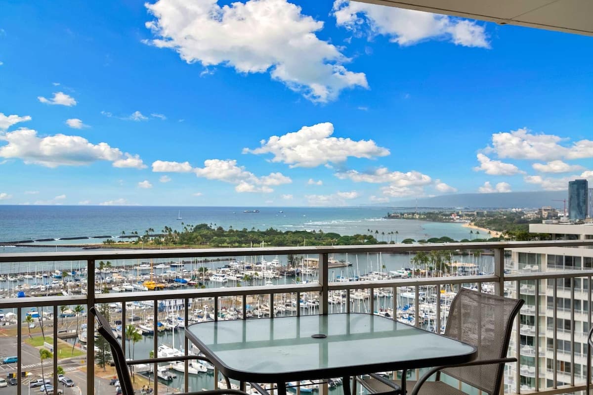 Condo in Honolulu · ★4.75 · 1 bedroom · 3 beds · 1 private bath - Photo 1