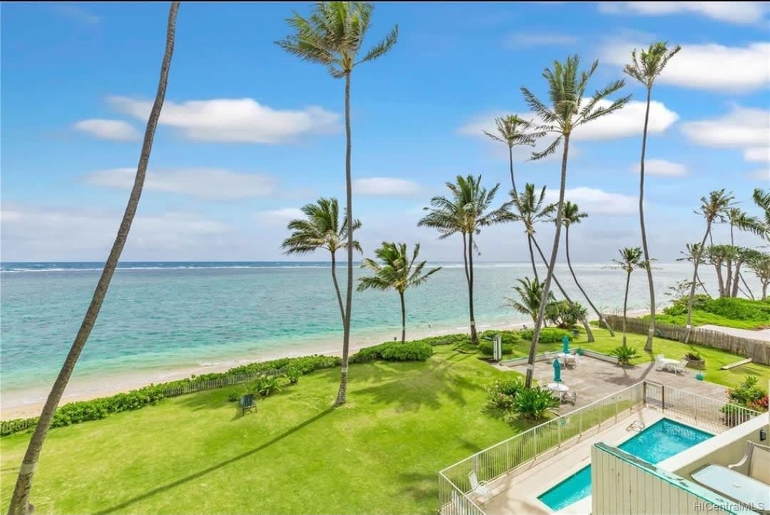 Condo in Hauula · ★4.0 · 1 bedroom · 4 beds · 1 private bath - Photo 3