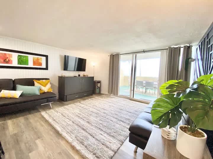 Condo in Hauula · ★4.0 · 1 bedroom · 4 beds · 1 private bath - Photo 1