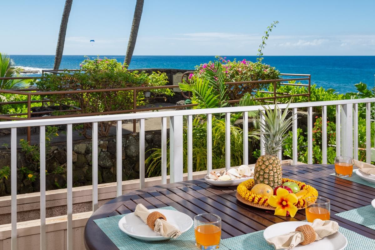 Condo in Kailua-Kona · ★4.86 · 2 bedrooms · 3 beds · 2 private baths - Photo 3