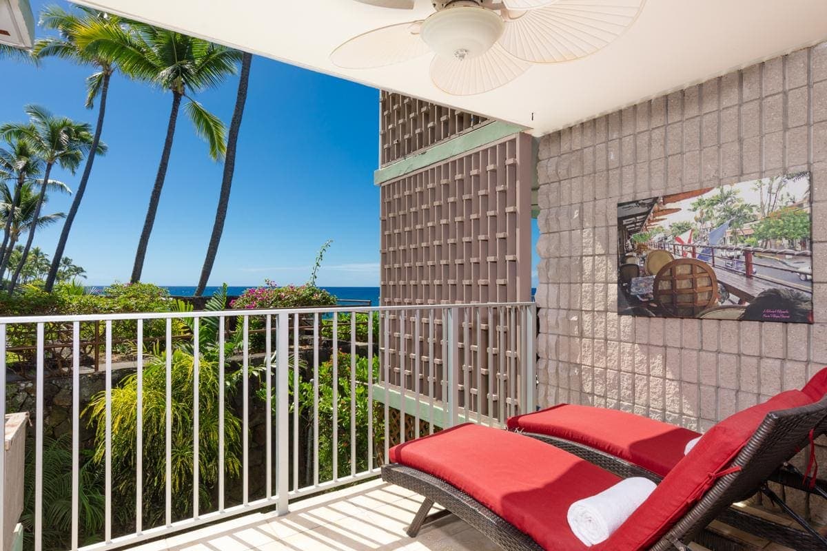 Condo in Kailua-Kona · ★4.86 · 2 bedrooms · 3 beds · 2 private baths - Photo 5