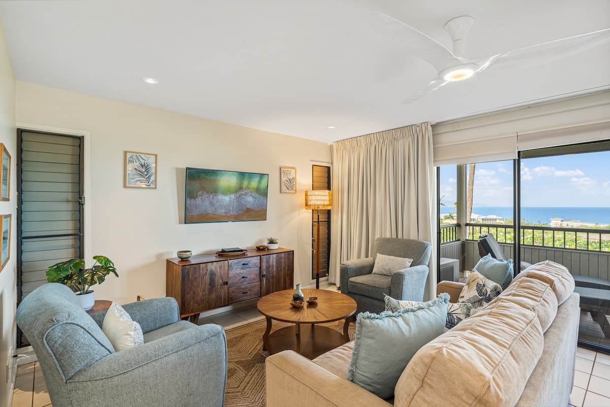 Condo in Kihei · ★5.0 · 2 bedrooms · 4 beds · 2 baths - Photo 2