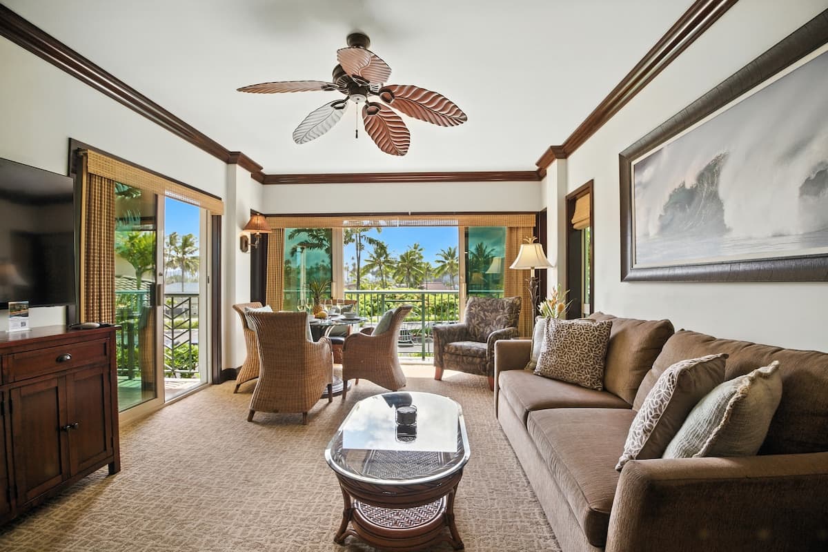 Condo in Kapaa · ★4.84 · 2 bedrooms · 3 beds · 3 baths - Photo 2