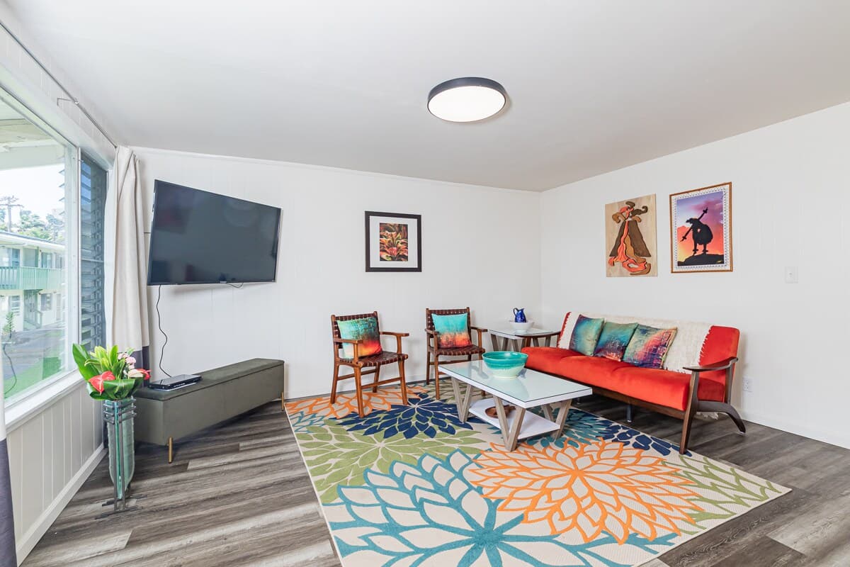 Condo in Hilo · ★4.8 · 2 bedrooms · 2 beds · 1 shared bath - Photo 3