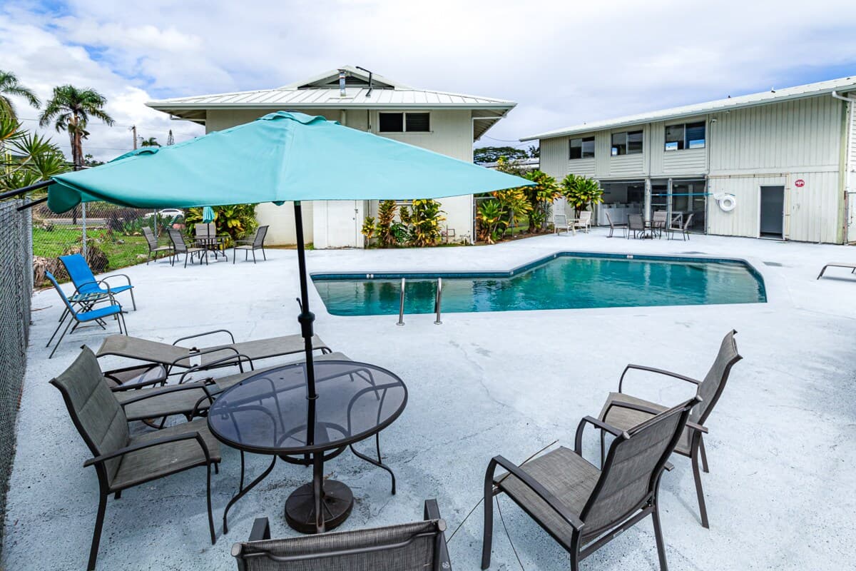 Condo in Hilo · ★4.8 · 2 bedrooms · 2 beds · 1 shared bath - Photo 1