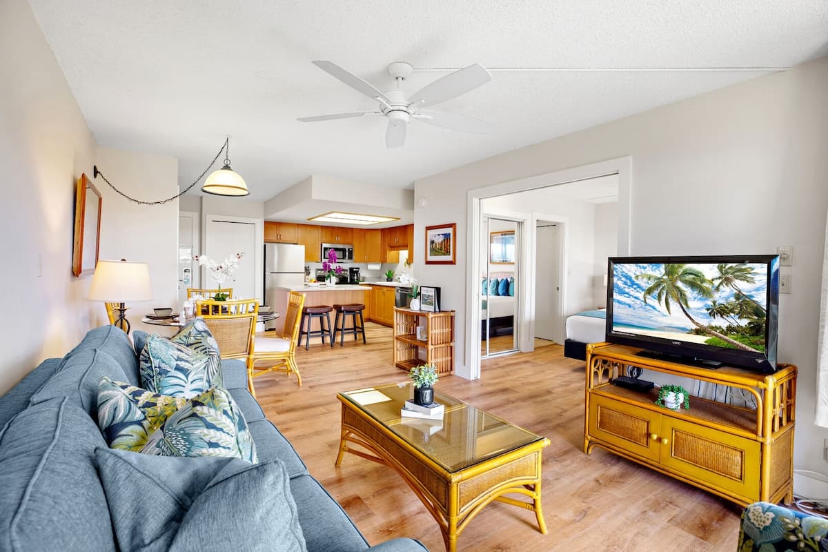 Condo in Kihei · ★4.81 · 1 bedroom · 2 beds · 1 private bath - Photo 5
