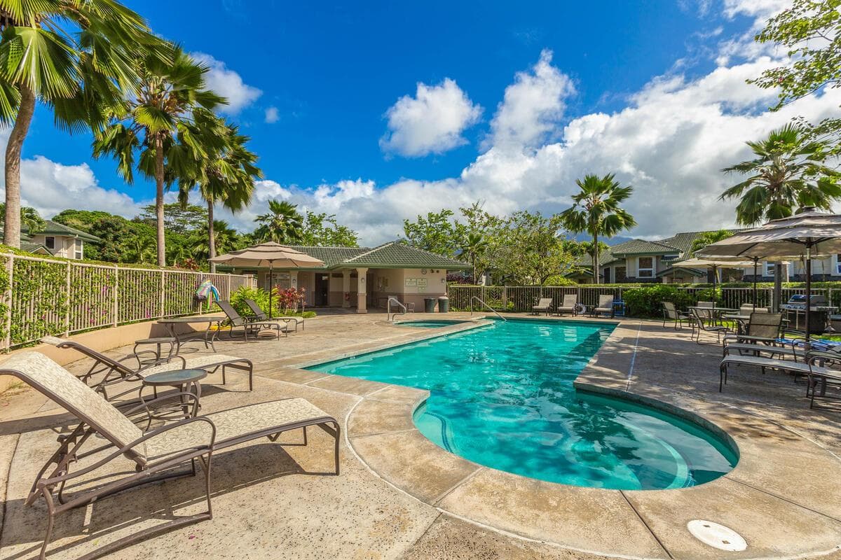 Condo in Princeville · ★4.94 · 3 bedrooms · 3 beds · 3 baths - Photo 3