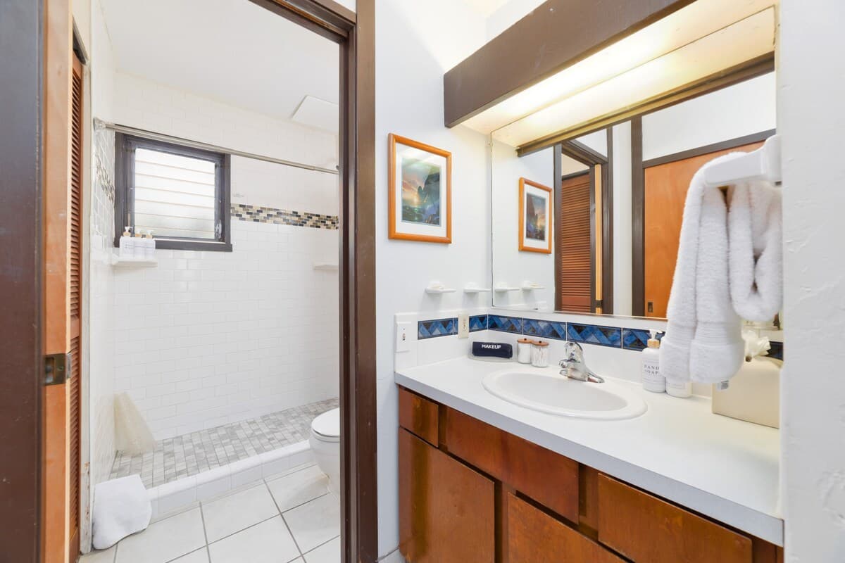 Condo in Kailua-Kona · ★4.8 · Studio · 1 bed · 1 bath - Photo 1