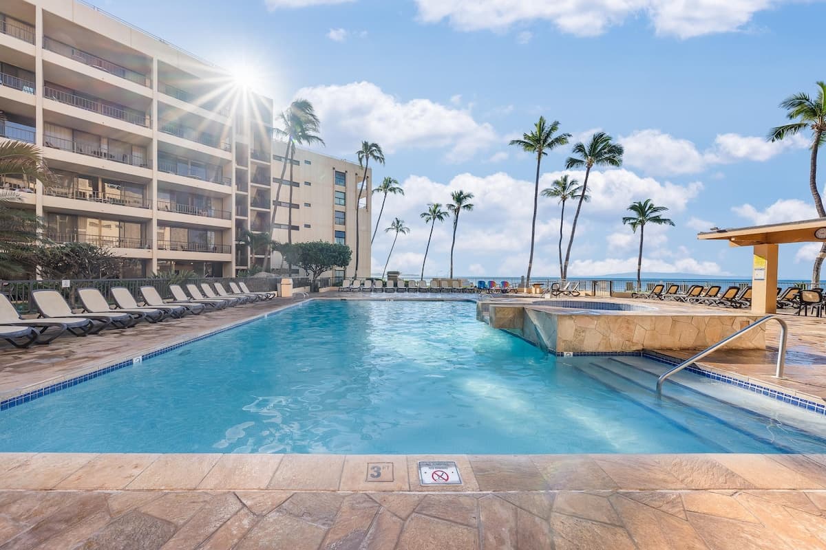 Condo in Kihei · ★5.0 · 1 bedroom · 2 beds · 1 private bath - Photo 4