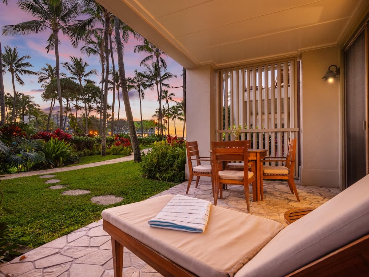 Villa in Kawela Bay · ★5.0 · 3 bedrooms · 5 beds · 2 private baths - Photo 1