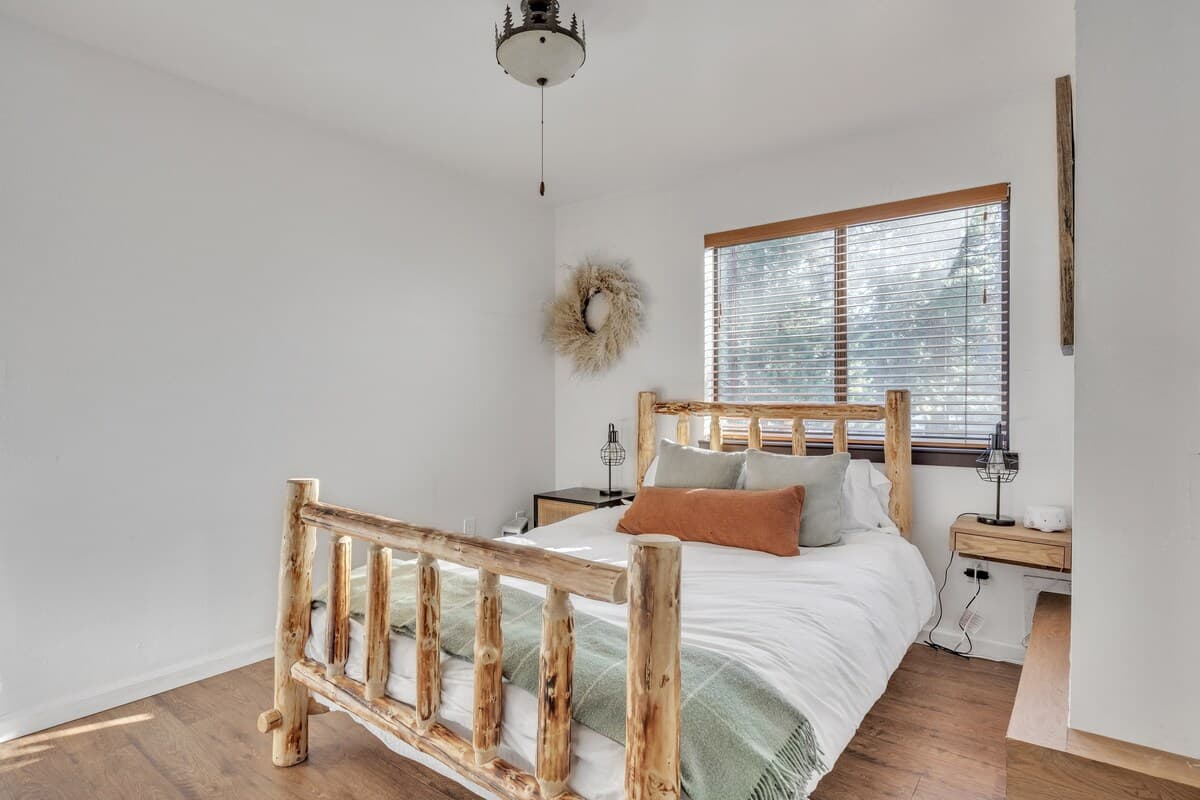 Condo in Incline Village · ★4.78 · 2 bedrooms · 3 beds · 2 private baths - Photo 3