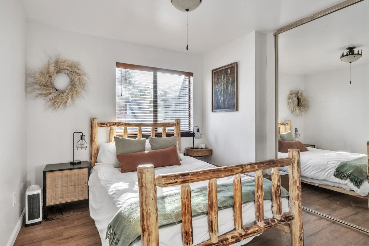 Condo in Incline Village · ★4.78 · 2 bedrooms · 3 beds · 2 private baths - Photo 1