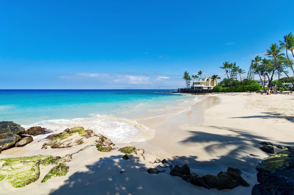 Condo in Kailua-Kona · ★4.33 · 2 bedrooms · 3 beds · 2 shared baths - Photo 2
