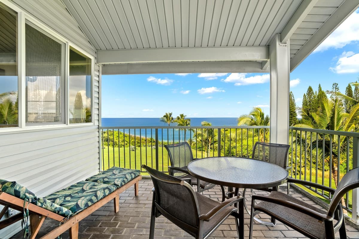 Condo in Princeville · ★4.83 · 2 bedrooms · 3 beds · 2 baths - Photo 2