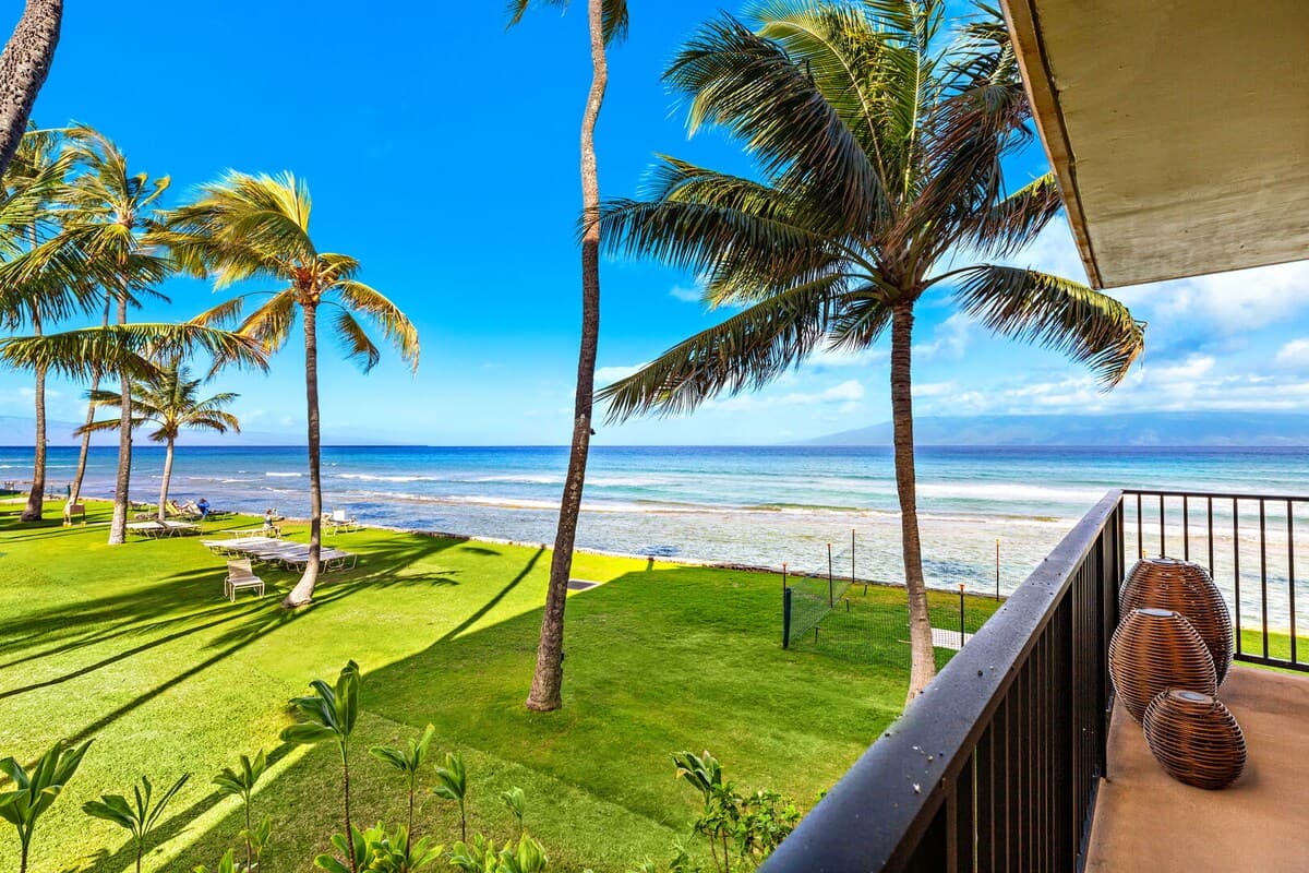 Condo in Lahaina · ★5.0 · 1 bedroom · 2 beds · 1 bath - Photo 3