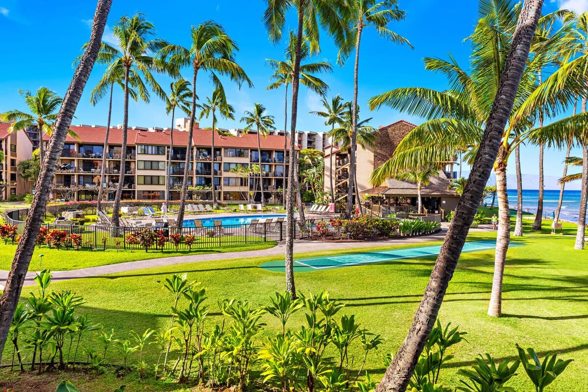 Condo in Lahaina · ★5.0 · 1 bedroom · 2 beds · 1 bath - Photo 5