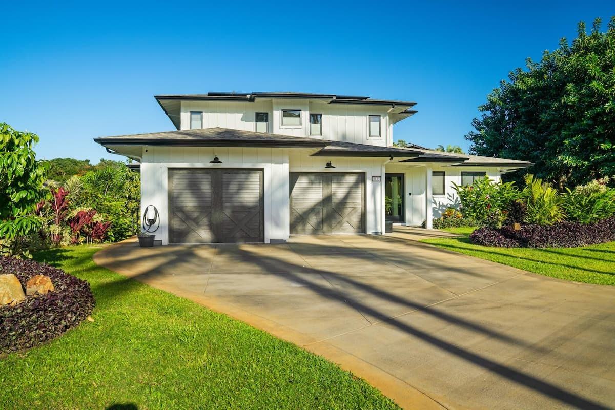 Home in Princeville · ★5.0 · 4 bedrooms · 5 beds · 4.5 baths - Photo 4
