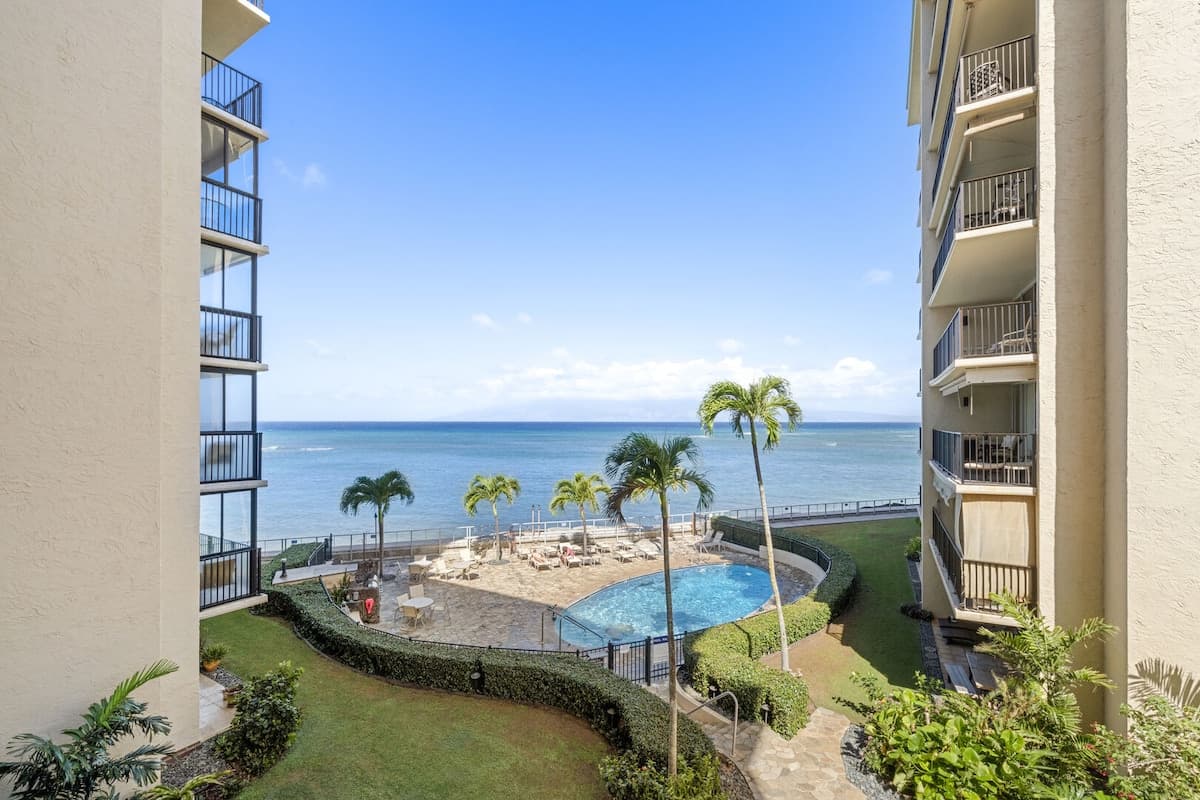 Home in Lahaina · ★5.0 · 2 bedrooms · 3 beds · 2 private baths - Photo 2