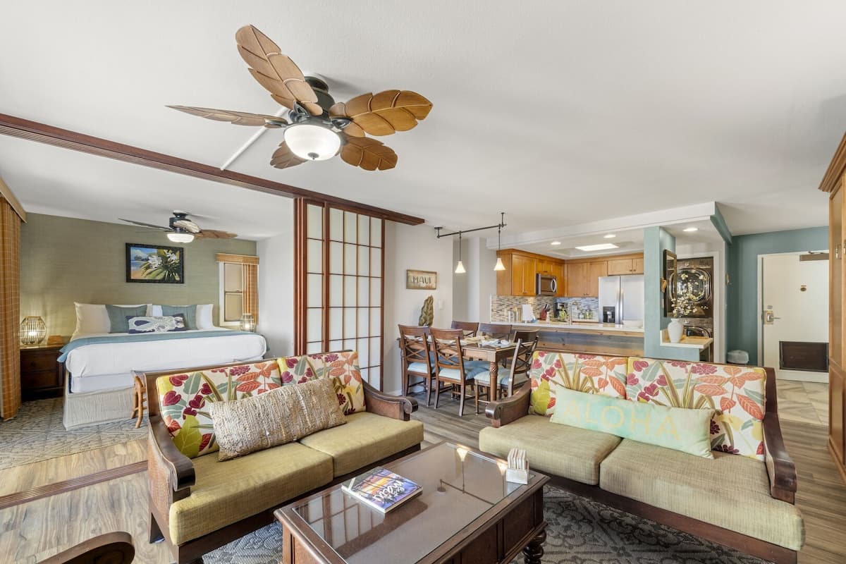 Home in Lahaina · ★5.0 · 2 bedrooms · 3 beds · 2 private baths - Photo 4