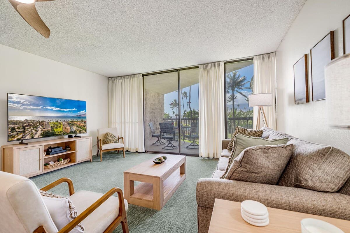 Dream Hawaiian Getaway at Stunning Oceanfront Maui - Photo 2