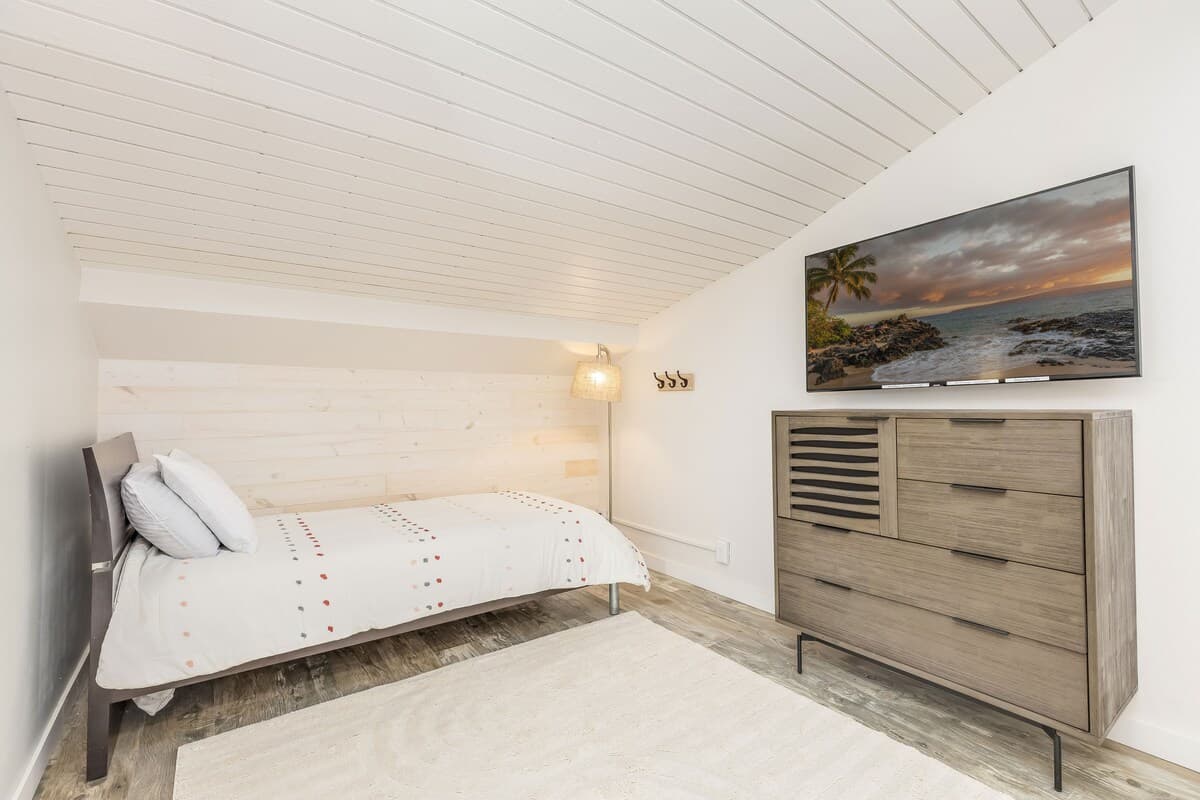 Condo in Kahuku · ★4.85 · 2 bedrooms · 4 beds · 2 private baths - Photo 3