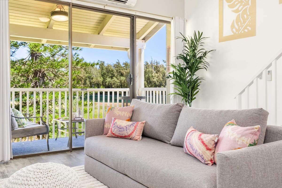 Condo in Kahuku · ★4.85 · 2 bedrooms · 4 beds · 2 private baths - Photo 4