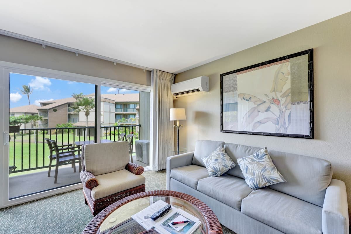 Condo in Kapaa · ★4.94 · 1 bedroom · 2 beds · 1 shared bath - Photo 3