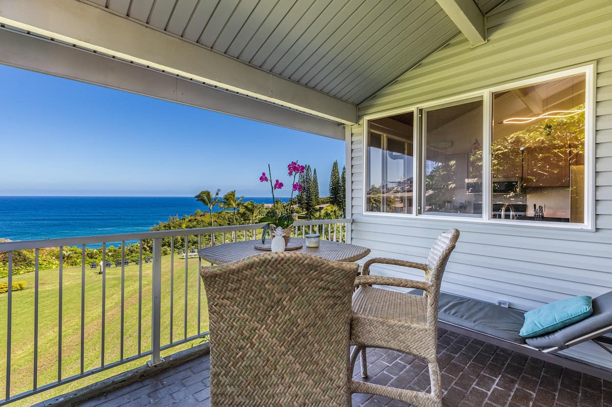 Condo in Princeville · ★4.67 · 2 bedrooms · 2 beds · 2 baths - Photo 1