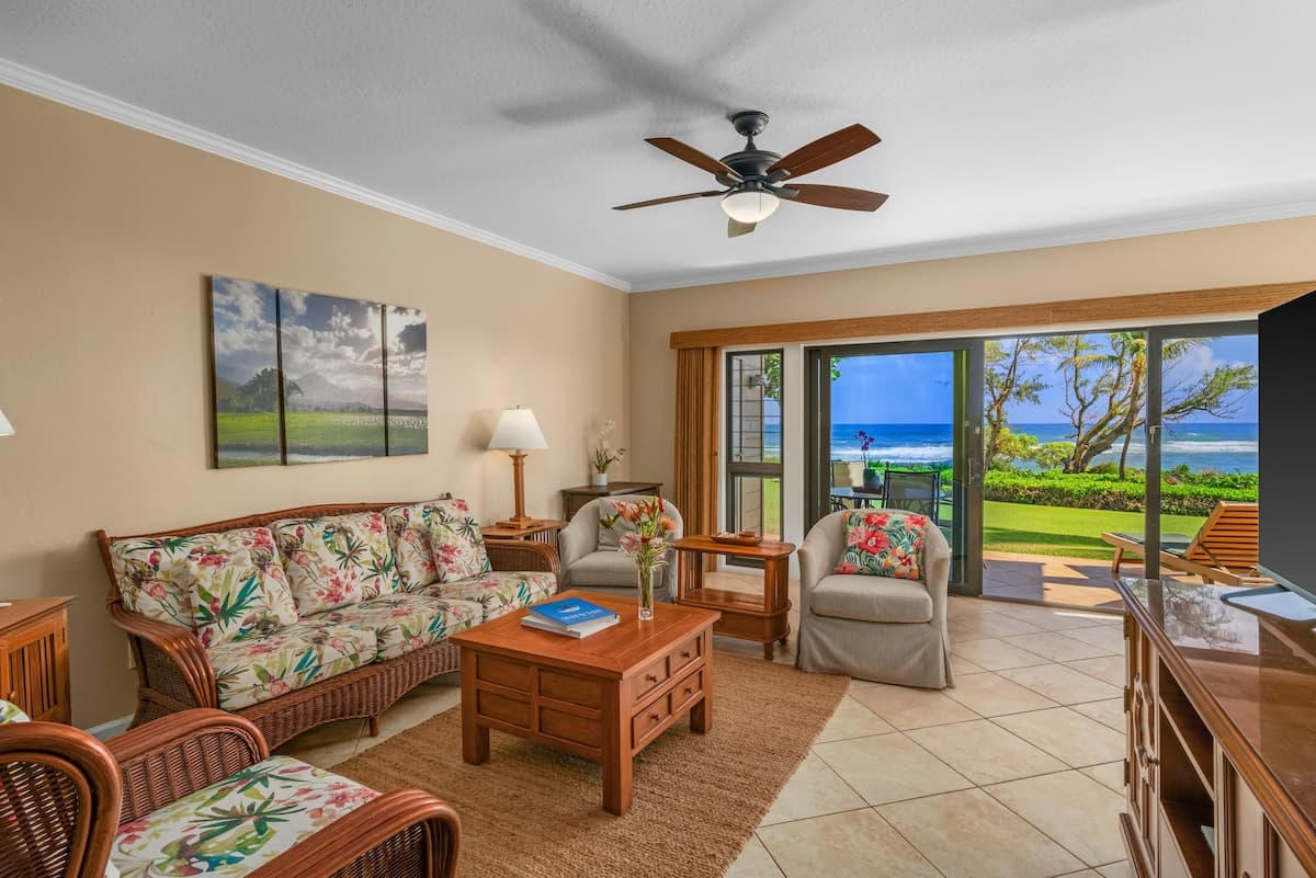 Condo in Lihue · ★5.0 · 2 bedrooms · 3 beds · 2 baths - Photo 4