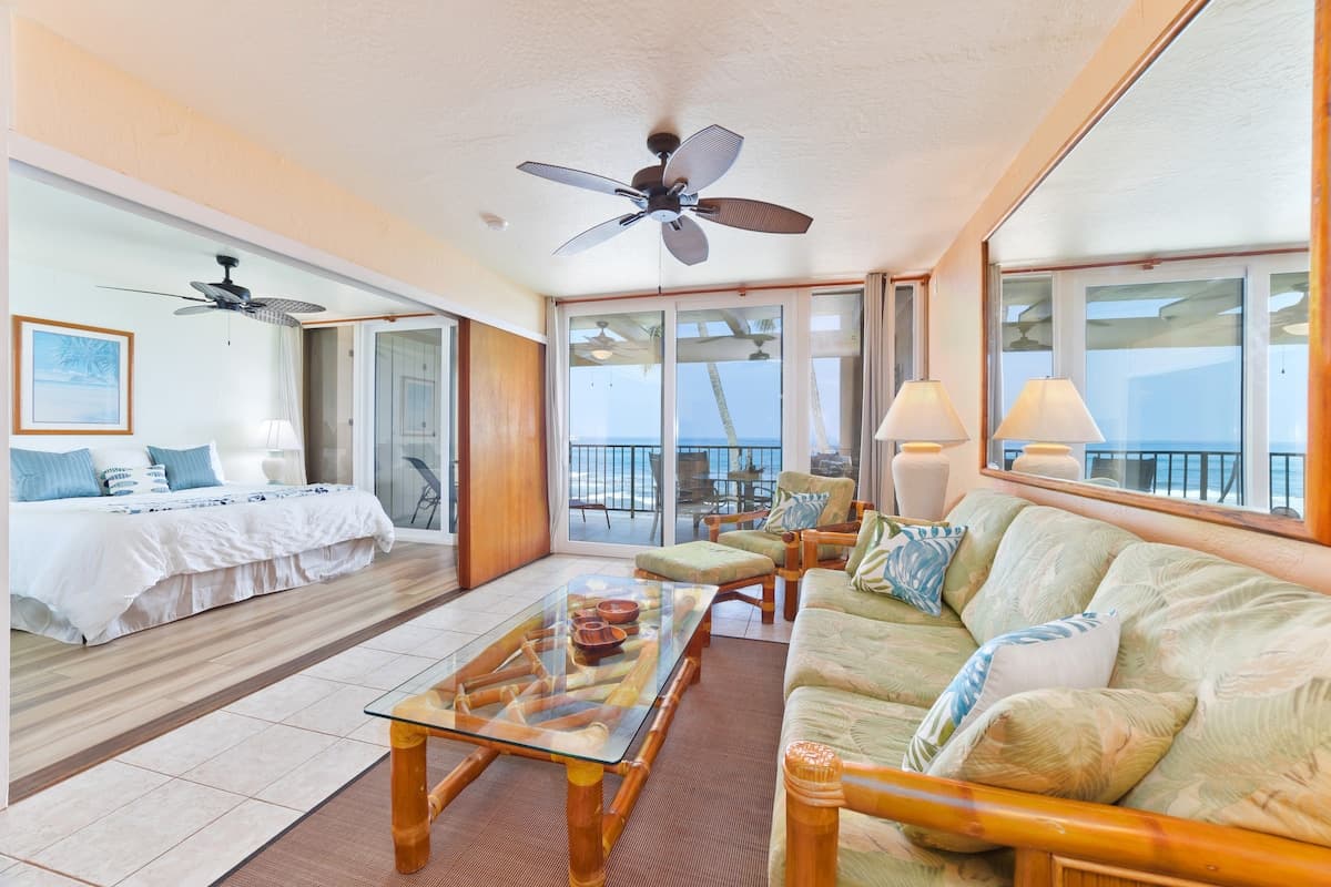 Condo in Kailua-Kona · ★5.0 · 2 bedrooms · 3 beds · 2 baths - Photo 1
