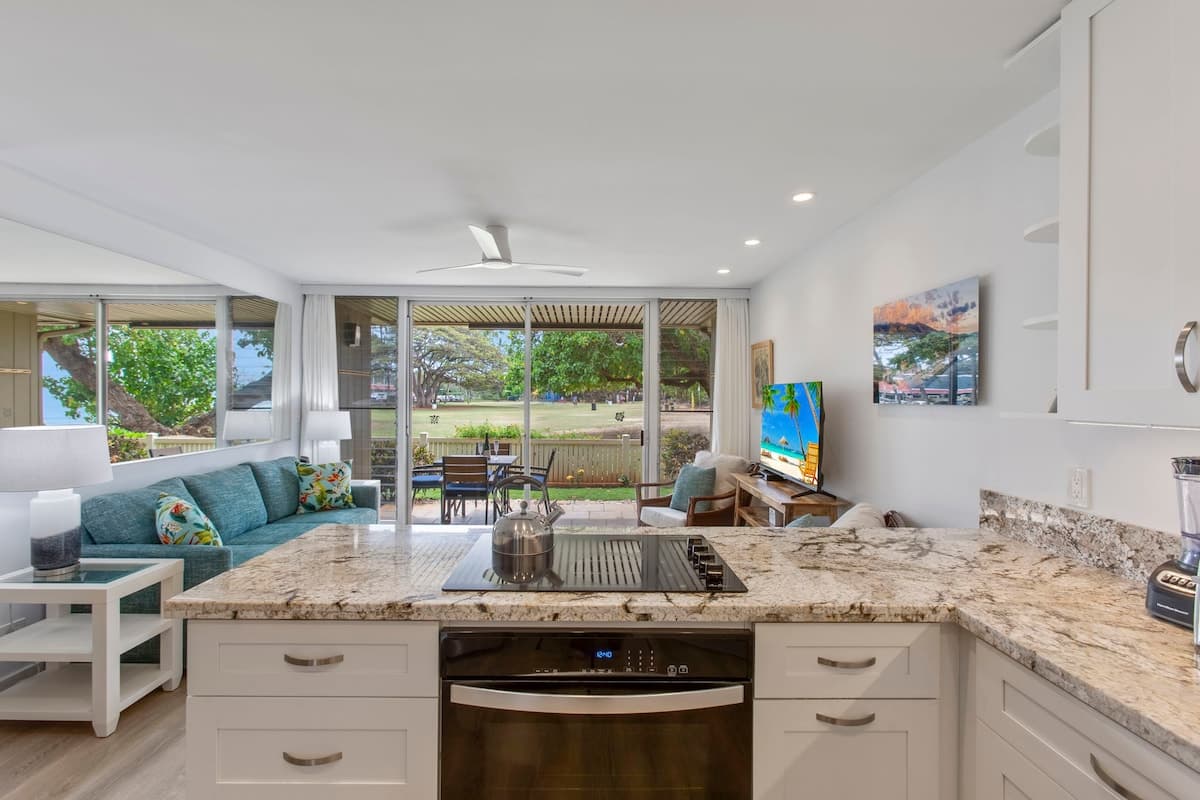 Condo in Lahaina · ★5.0 · 1 bedroom · 1 bed · 1 private bath - Photo 1