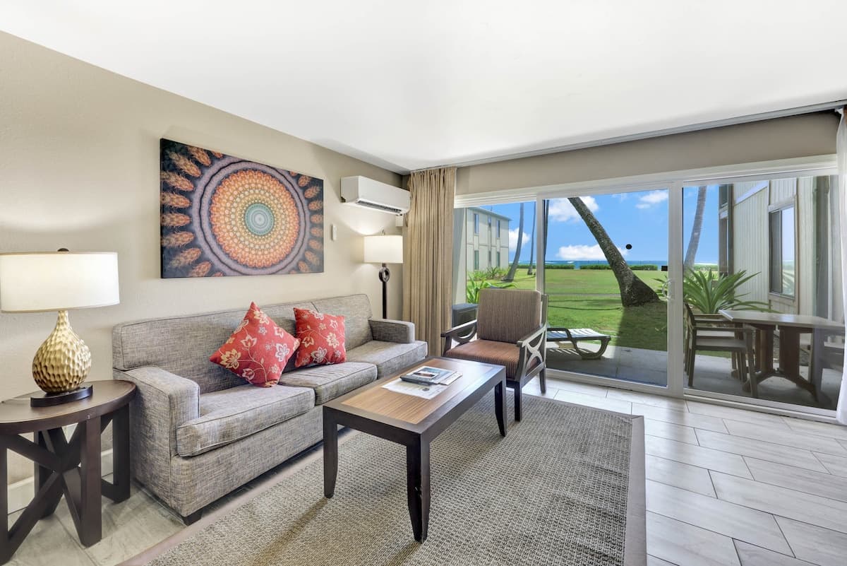 Condo in Kapaa · ★5.0 · 1 bedroom · 2 beds · 1 private bath - Photo 4