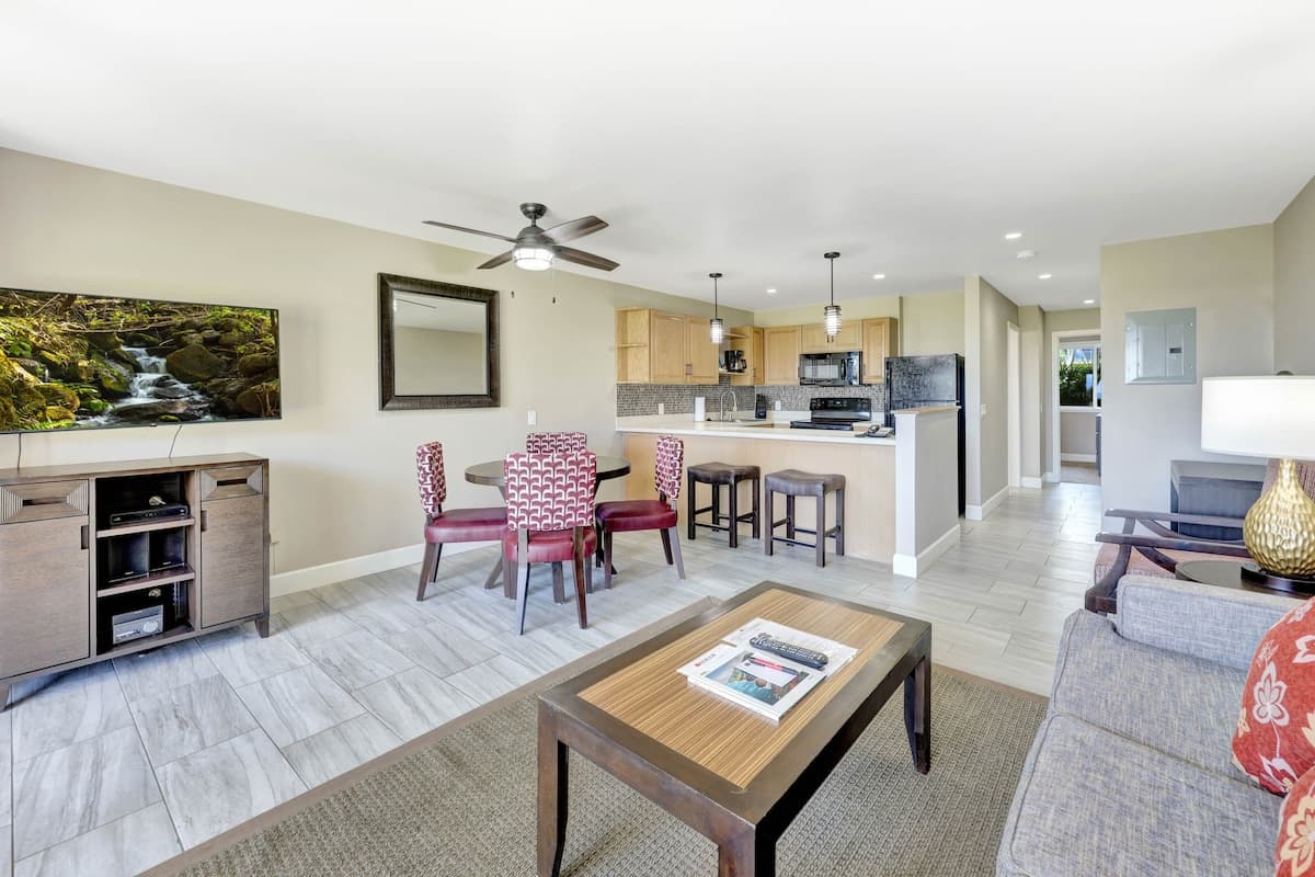 Condo in Kapaa · ★5.0 · 1 bedroom · 2 beds · 1 private bath - Photo 5