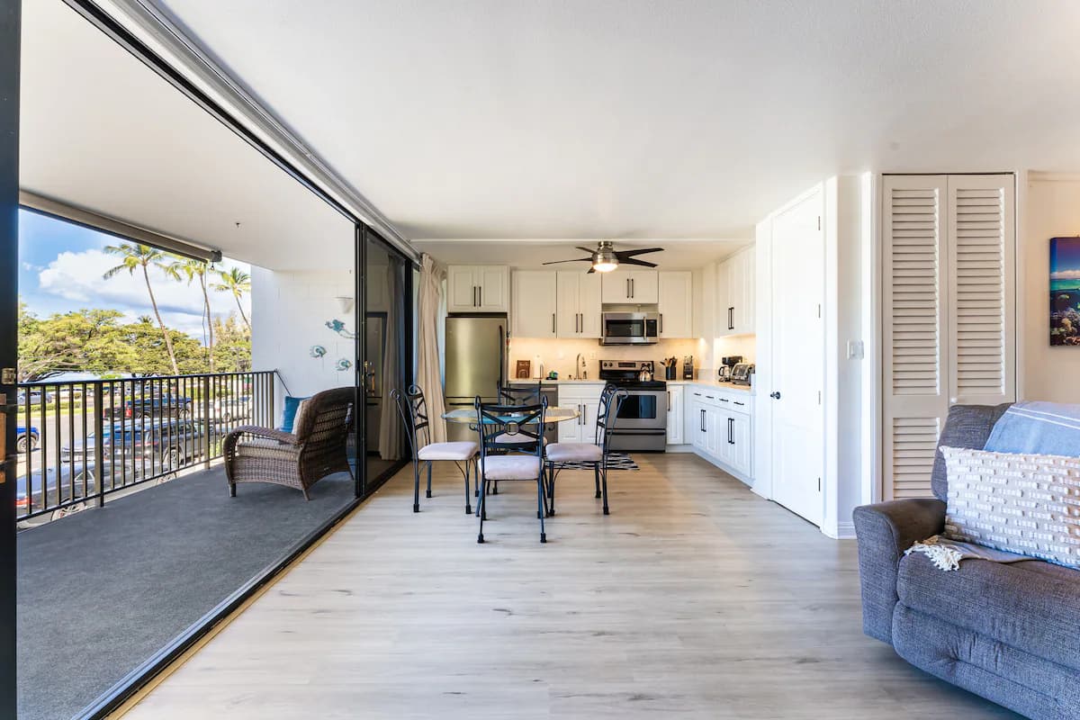 Condo in Kihei · ★4.83 · 2 bedrooms · 2 beds · 2 baths - Photo 5