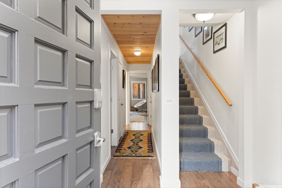 Condo in Incline Village · ★4.95 · 3 bedrooms · 4 beds · 2 private baths - Photo 3