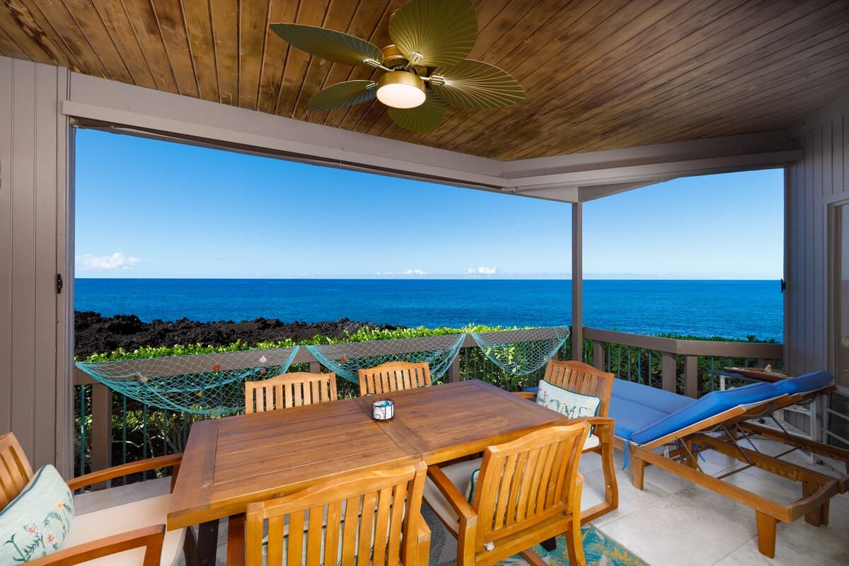 Condo in Kailua-Kona · ★4.89 · 2 bedrooms · 4 beds · 2 baths - Photo 2