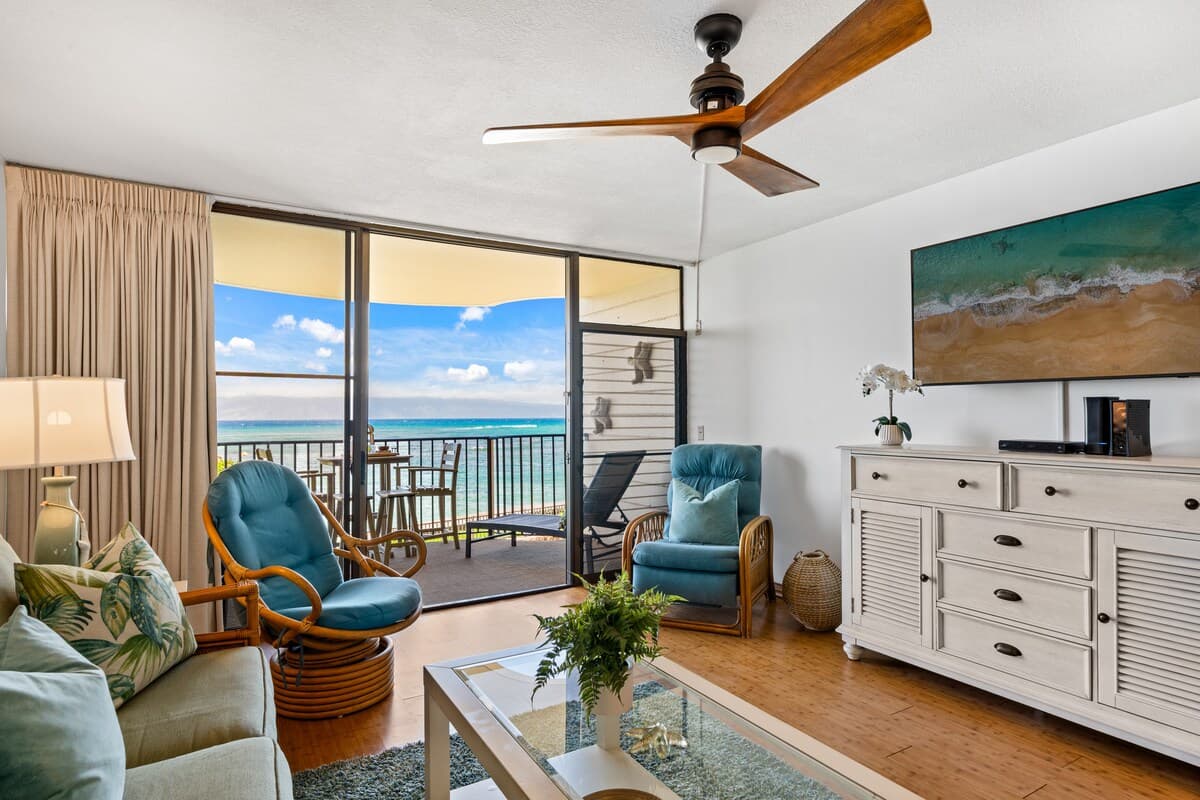 Condo in Lahaina · ★4.17 · 1 bedroom · 2 beds · 1 bath - Photo 4