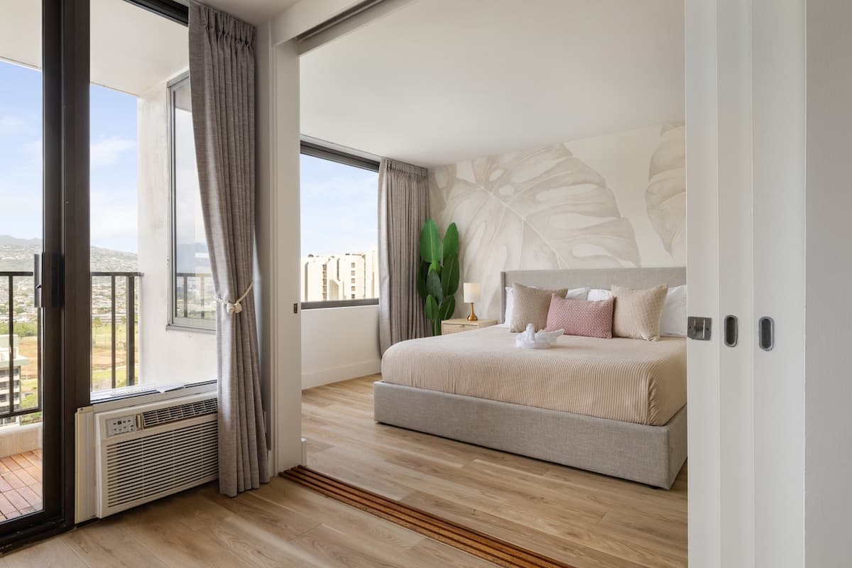 The Monstera, parking & beach - Photo 3