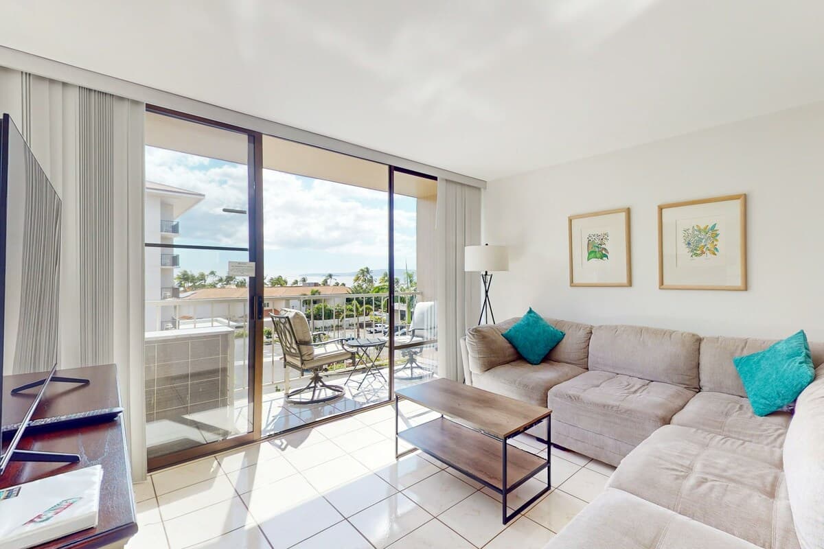 3BR Oceanview 4th-Floor, Balcony, Pool - Photo 1