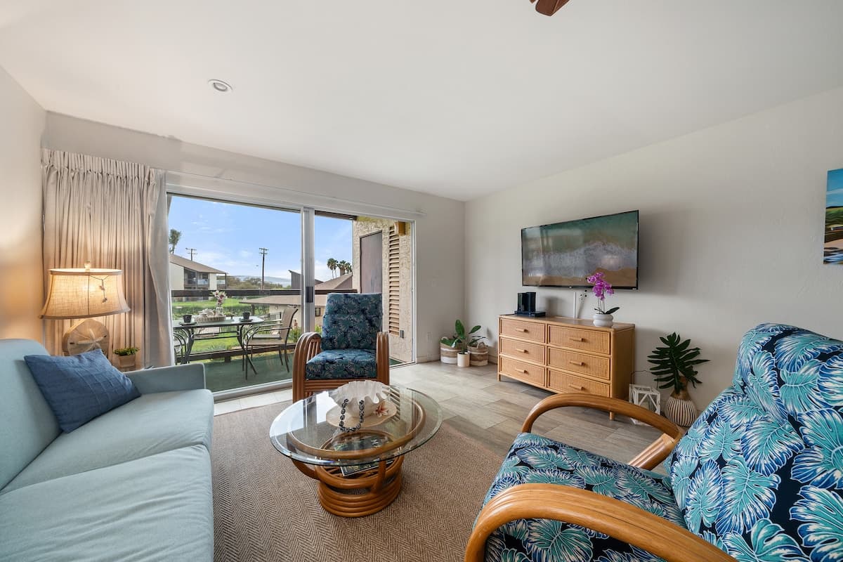 Condo in Kihei · ★4.86 · 1 bedroom · 2 beds · 1 bath - Photo 5