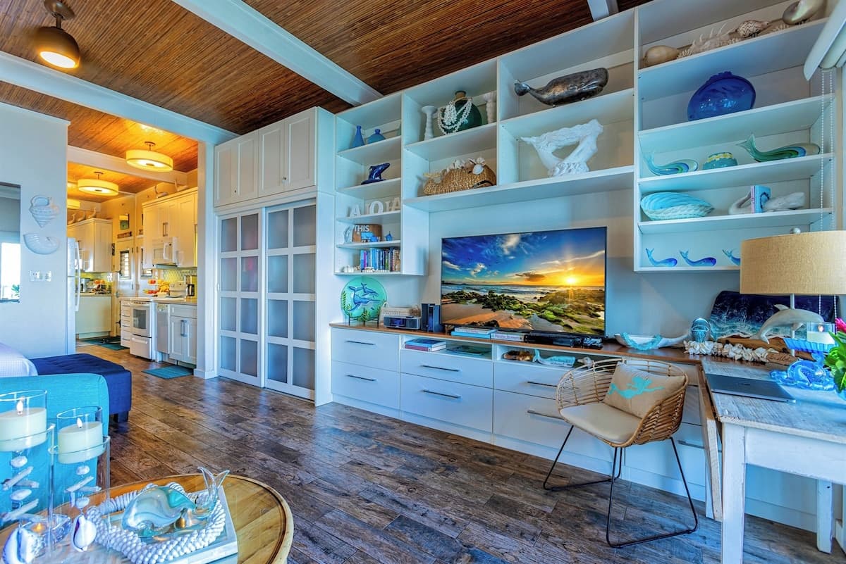 Condo in Lahaina · ★4.88 · 1 bedroom · 2 beds · 1 bath - Photo 3