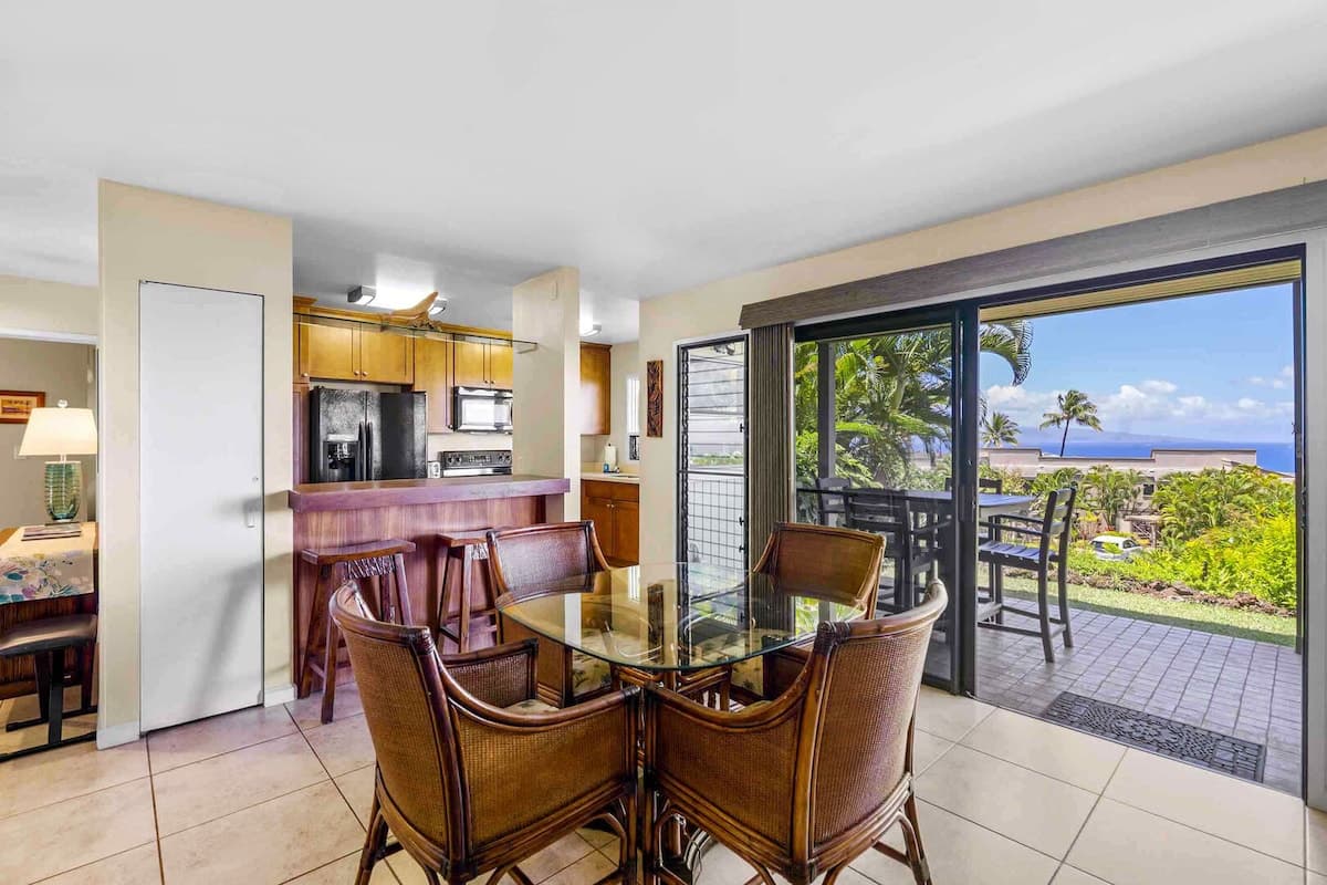 Condo in Kihei · ★4.75 · 2 bedrooms · 4 beds · 2 private baths - Photo 3