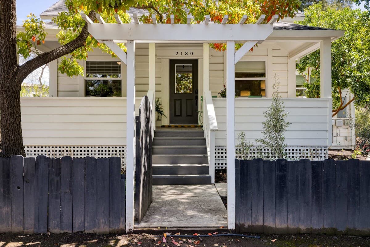 Napa Cork & Cottage Pet-Friendly Wine Retreat - Photo 2
