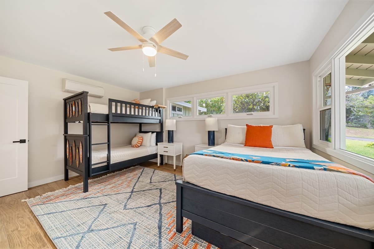 Condo in Lahaina · ★5.0 · 3 bedrooms · 6 beds · 2 shared baths - Photo 4