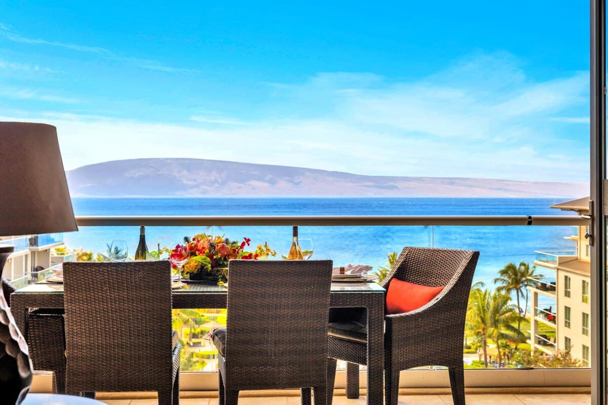 Condo in Lahaina · ★5.0 · 3 bedrooms · 4 beds · 3 baths - Photo 4