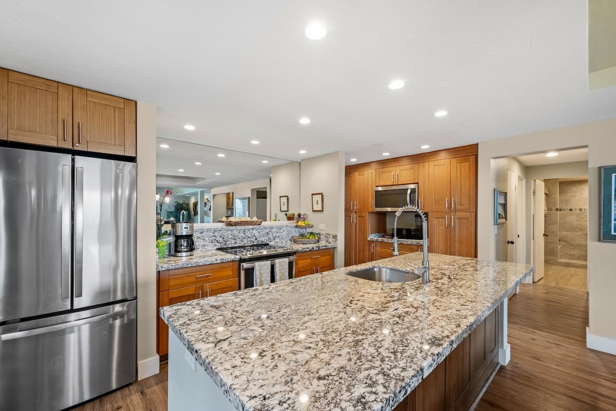 Condo in Lahaina · ★5.0 · 3 bedrooms · 4 beds · 2 baths - Photo 5