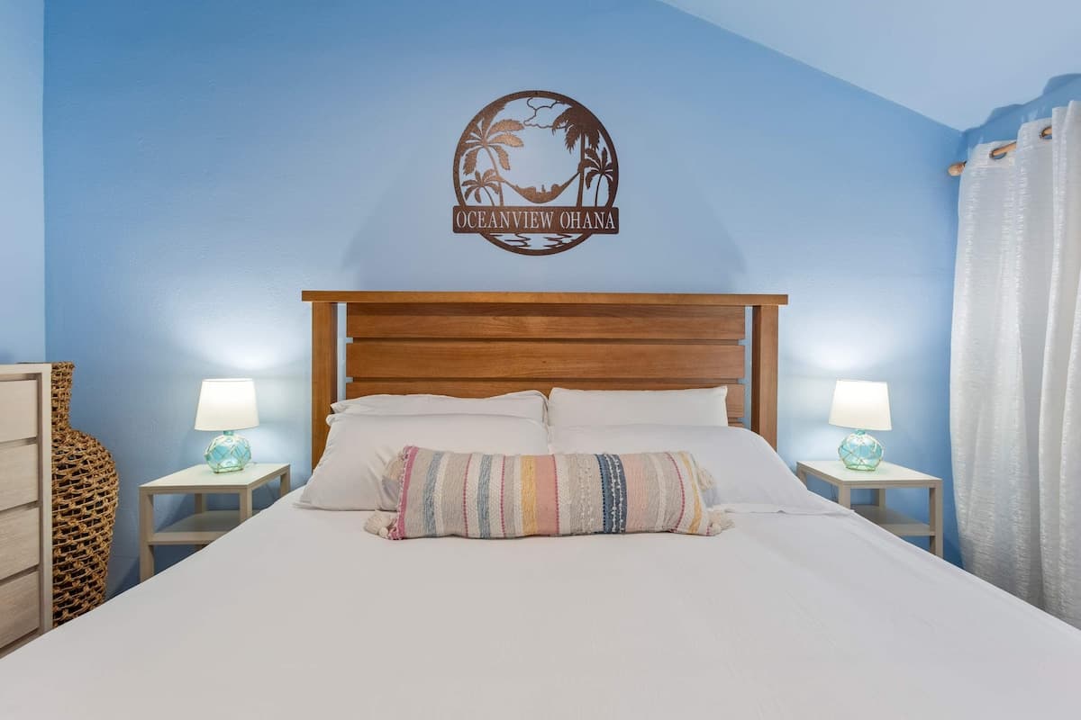 Condo in Kihei · ★4.92 · 1 bedroom · 2 beds · 1 private bath - Photo 3