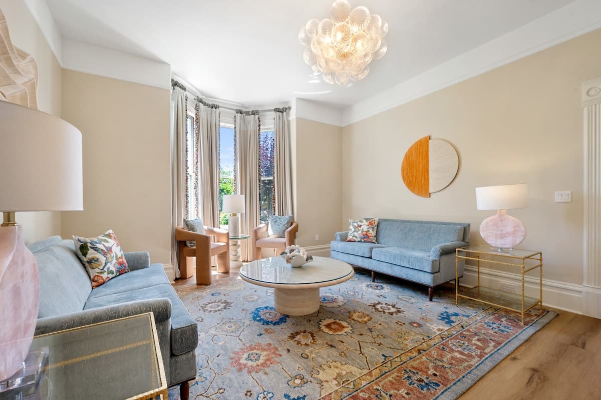 Victorian Estate w/ Pool, Spa & Wine Lounge - Photo 2